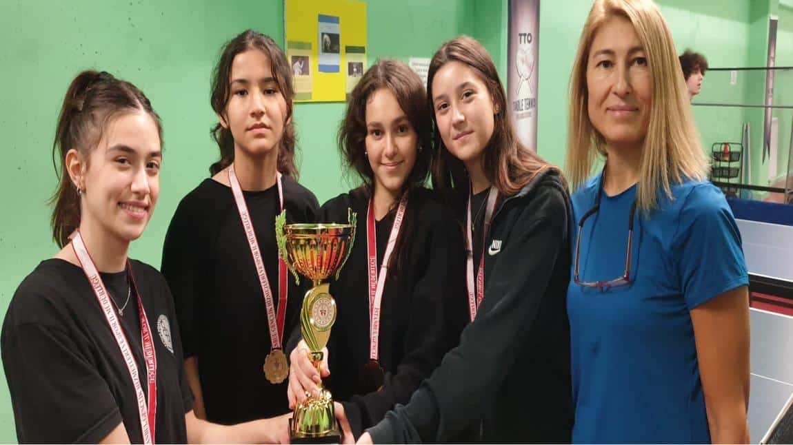 Okulumuzun  Genç Kız Masa Tenisi Takımı   2023 _2024 Kadıköy  Kaymakamlığı  Türkiye  Yüzyıl Masa Tenisi Turnuvasına   ilçe 1.si olmuştur.