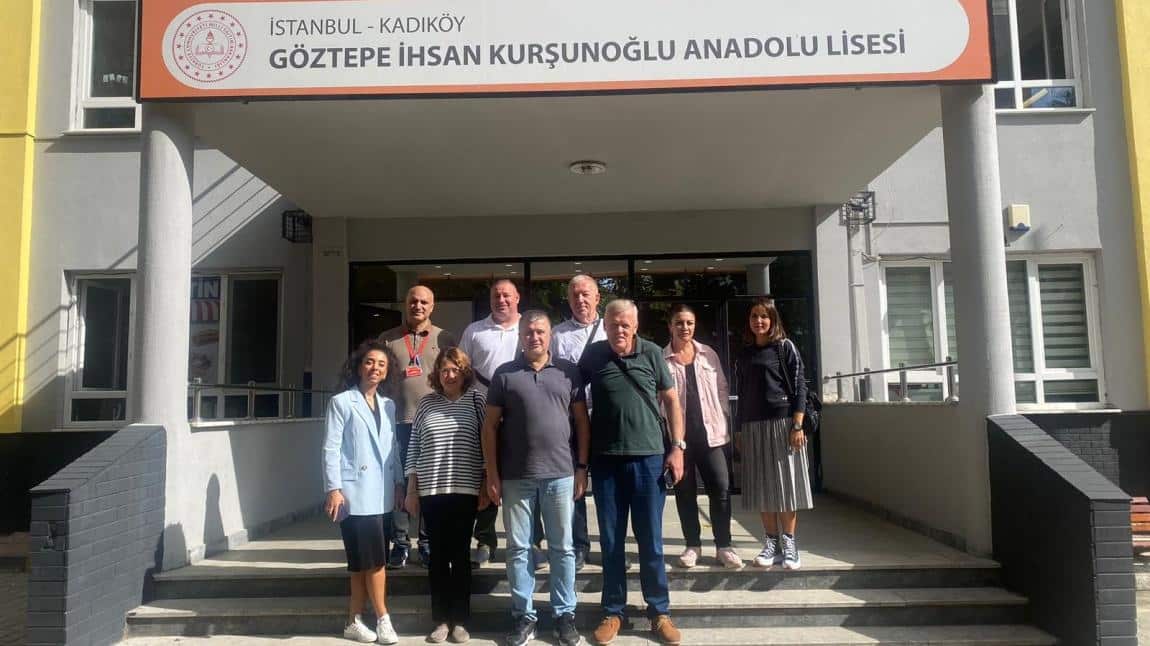 Bosna Hersek’deki kardeş okulumuzun yönetici ve öğretmenleri okulumuzu ziyaret ettiler.