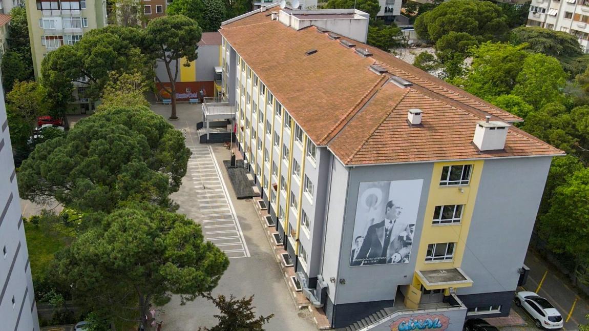 Göztepe İhsan Kurşunoğlu Anadolu Lisesi Fotoğrafı